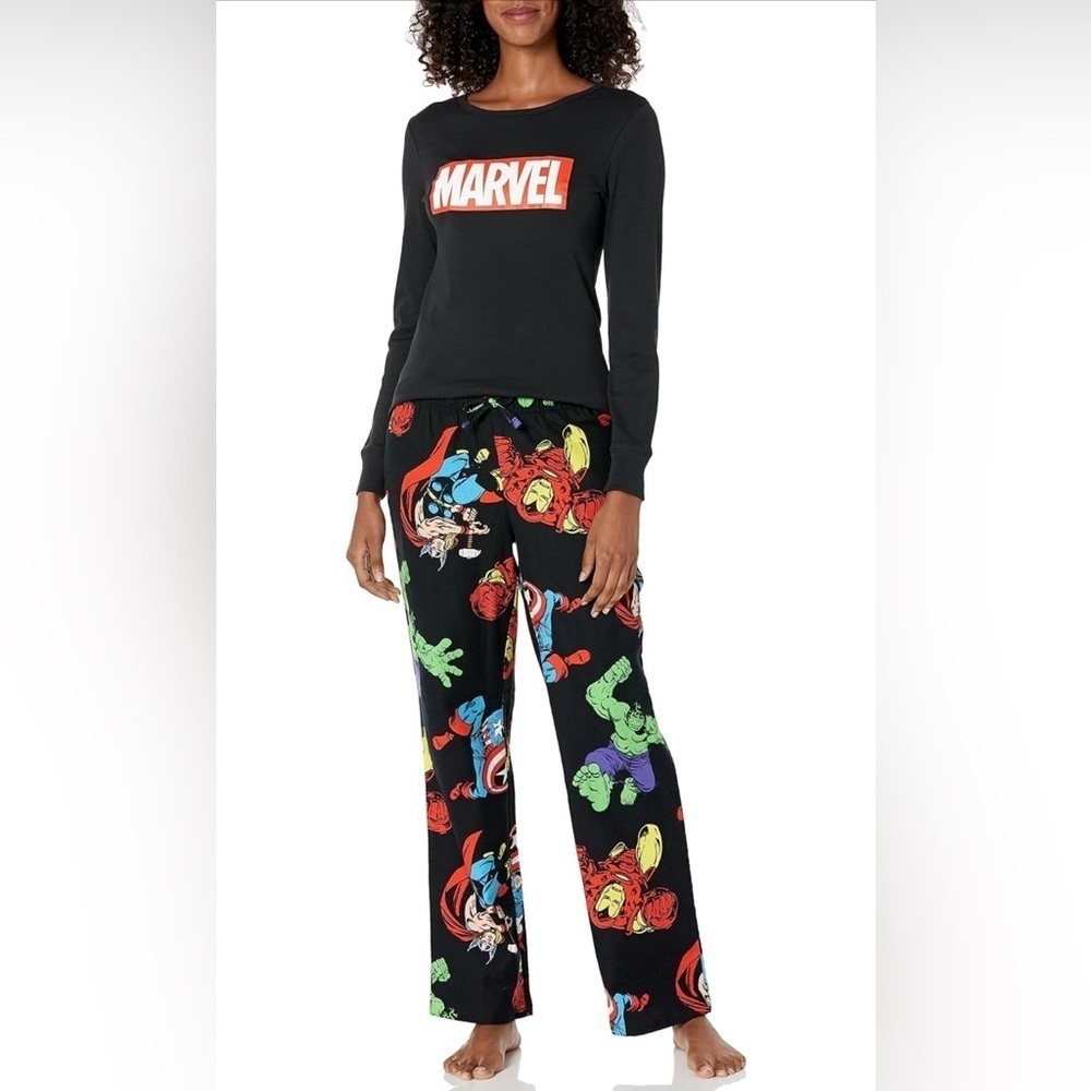 NWT- Unisex Marvel Avengers Flannel Pajama   SIZE:Women’s- XL  MEN:Large